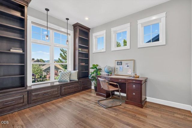 4048 Fieldbrook Avenue, Medford, OR 97504