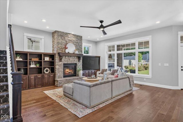 4048 Fieldbrook Avenue, Medford, OR 97504
