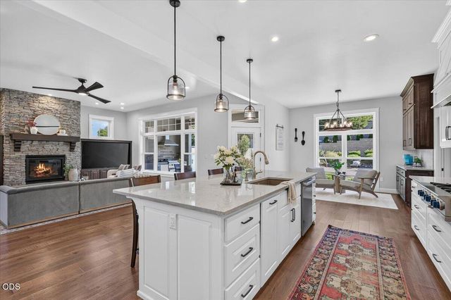 4048 Fieldbrook Avenue, Medford, OR 97504
