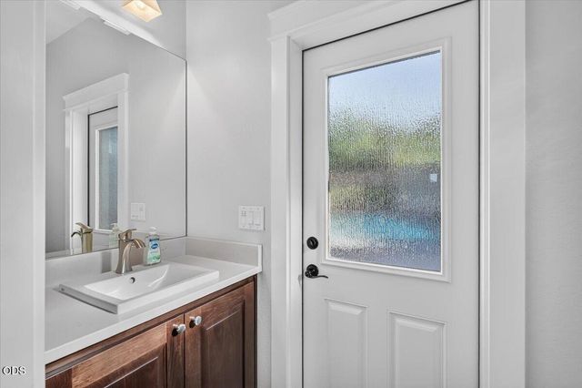 4048 Fieldbrook Avenue, Medford, OR 97504