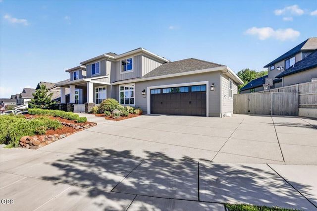 4048 Fieldbrook Avenue, Medford, OR 97504