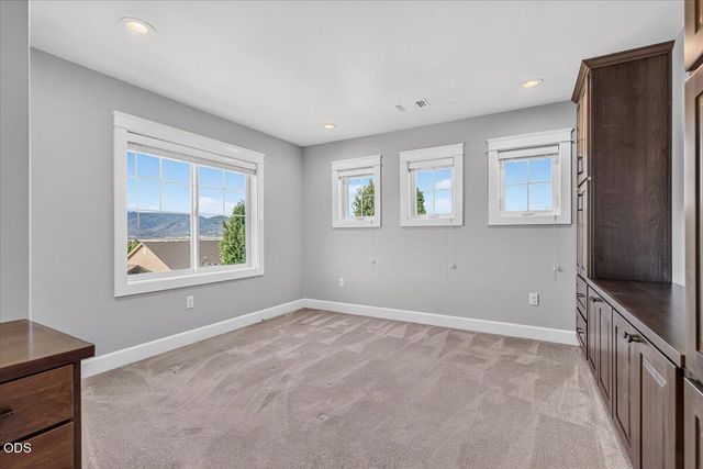 4048 Fieldbrook Avenue, Medford, OR 97504