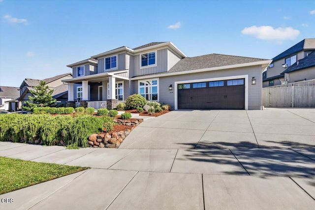 4048 Fieldbrook Avenue, Medford, OR 97504