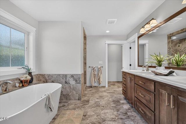 4048 Fieldbrook Avenue, Medford, OR 97504