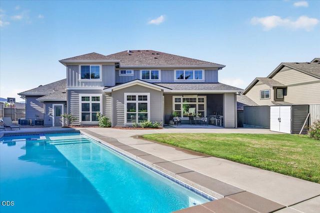 4048 Fieldbrook Avenue, Medford, OR 97504