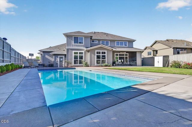 4048 Fieldbrook Avenue, Medford, OR 97504