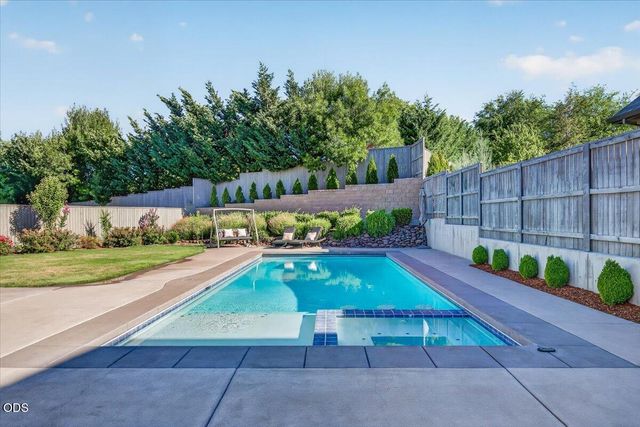 4048 Fieldbrook Avenue, Medford, OR 97504