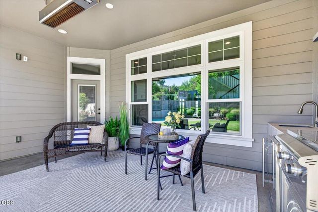 4048 Fieldbrook Avenue, Medford, OR 97504