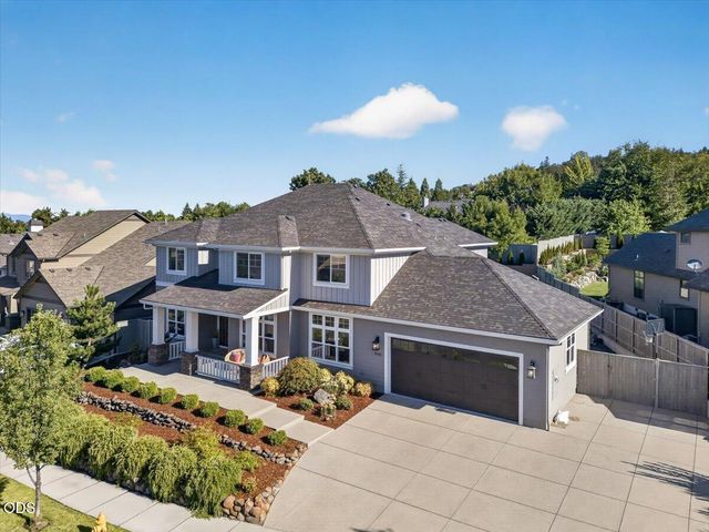 4048 Fieldbrook Avenue, Medford, OR 97504