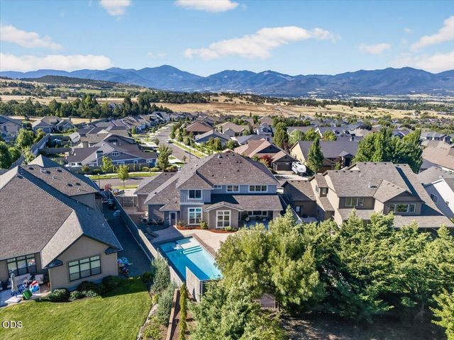 4048 Fieldbrook Avenue, Medford, OR 97504