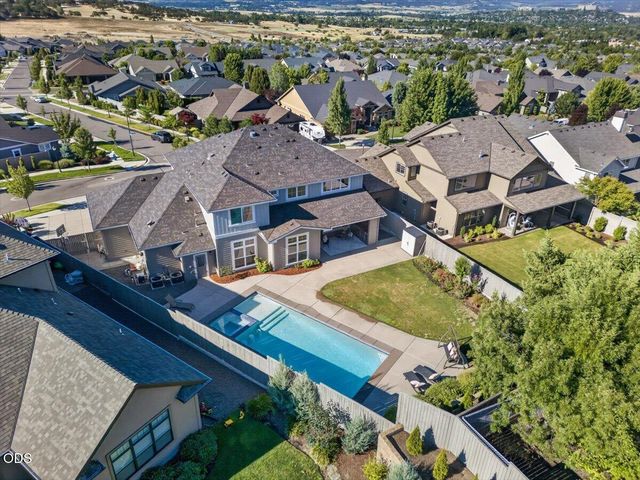 4048 Fieldbrook Avenue, Medford, OR 97504