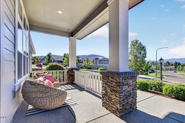 4048 Fieldbrook Avenue, Medford, OR 97504