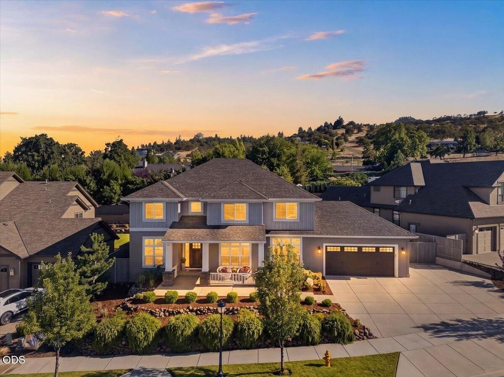 4048 Fieldbrook Avenue, Medford, OR 97504