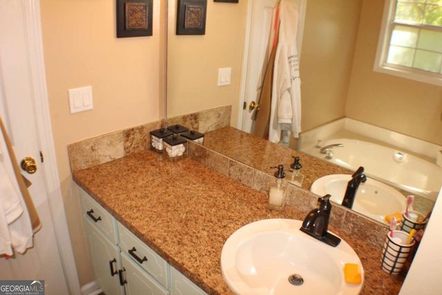 158 Elk Grove Drive, Auburn, GA 30011