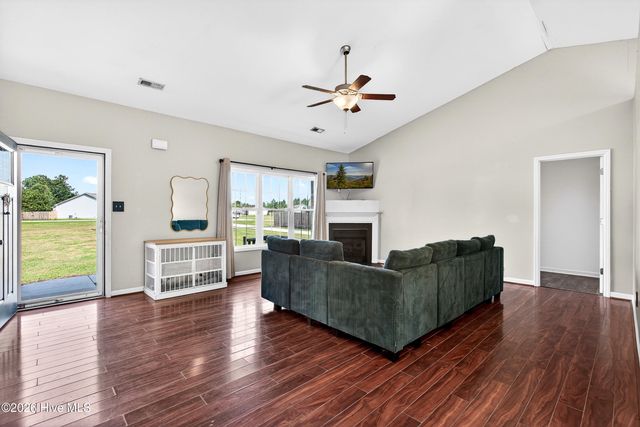 112 Lilac Lane, Richlands, NC 28574