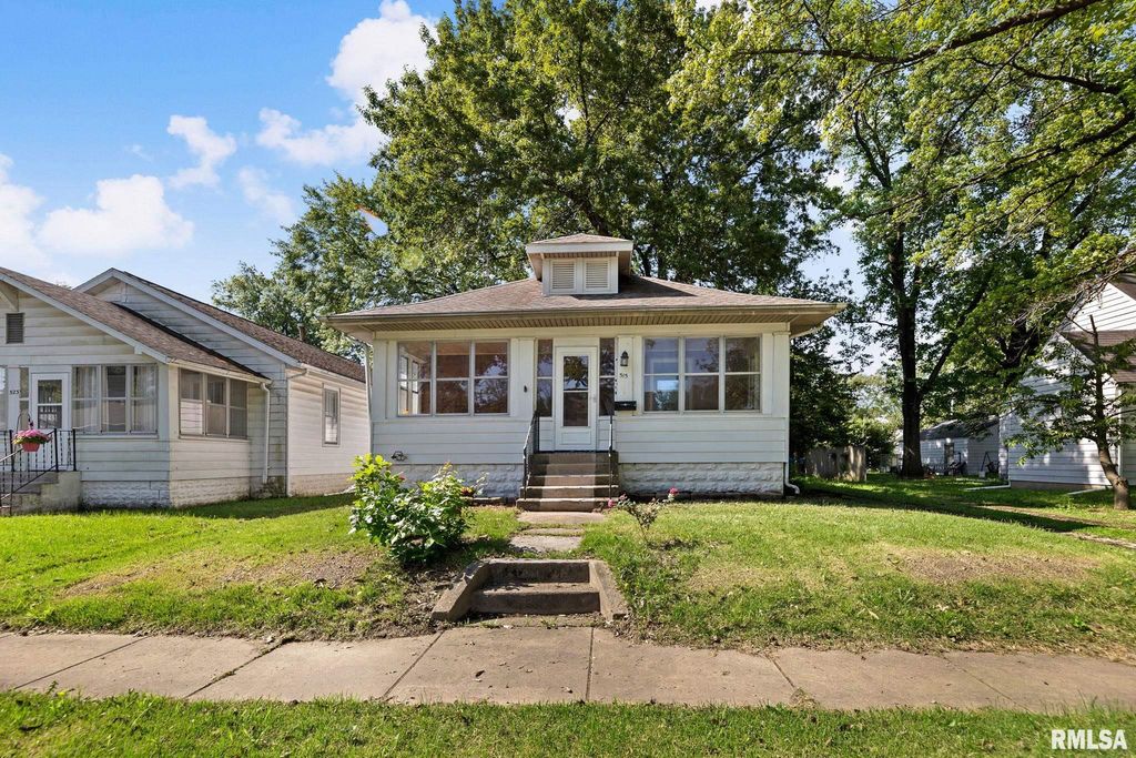 515 E CALUMET Street, Centralia, IL 62801