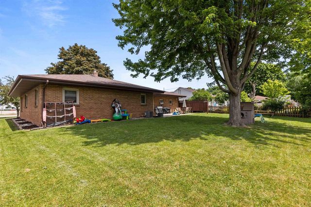 1125 COOLIDGE AVENUE, Oshkosh, WI 54902