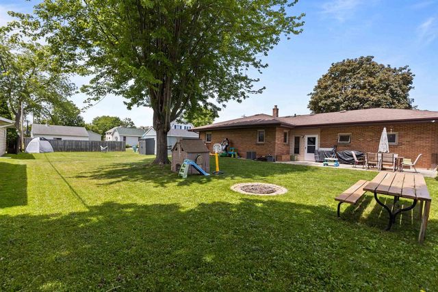 1125 COOLIDGE AVENUE, Oshkosh, WI 54902
