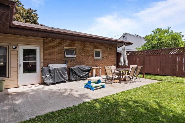 1125 COOLIDGE AVENUE, Oshkosh, WI 54902