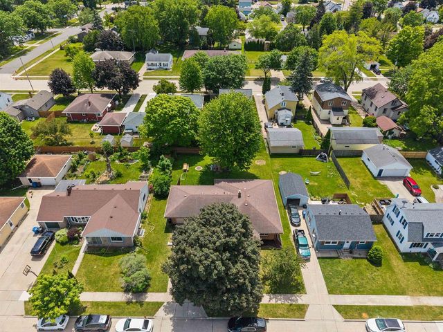 1125 COOLIDGE AVENUE, Oshkosh, WI 54902
