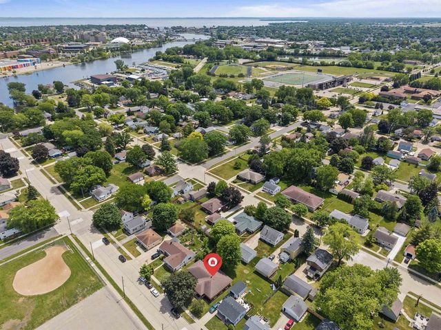1125 COOLIDGE AVENUE, Oshkosh, WI 54902