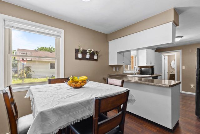 1125 COOLIDGE AVENUE, Oshkosh, WI 54902