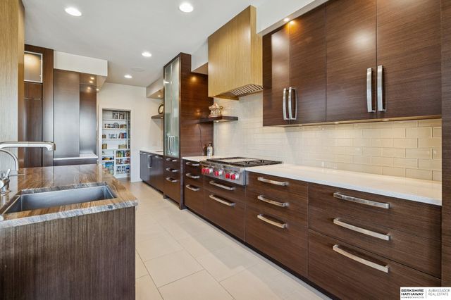 19510 Camden Avenue, Elkhorn, NE 68022