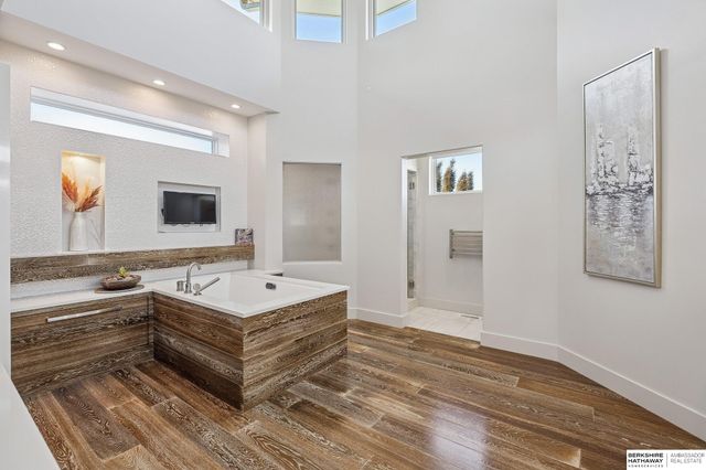 19510 Camden Avenue, Elkhorn, NE 68022