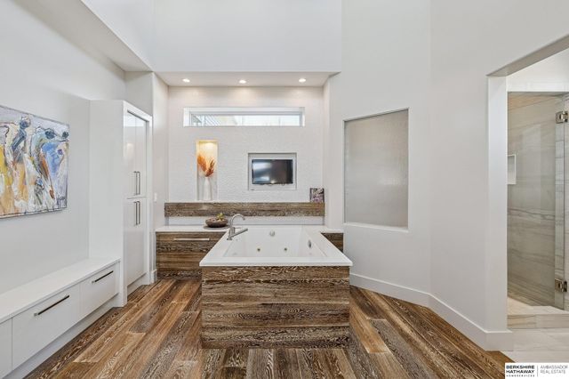 19510 Camden Avenue, Elkhorn, NE 68022