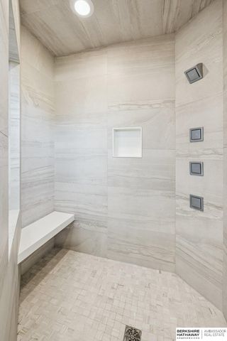 19510 Camden Avenue, Elkhorn, NE 68022