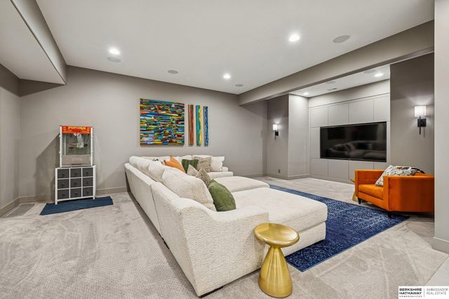 19510 Camden Avenue, Elkhorn, NE 68022