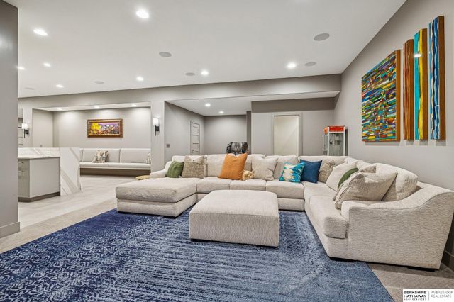 19510 Camden Avenue, Elkhorn, NE 68022