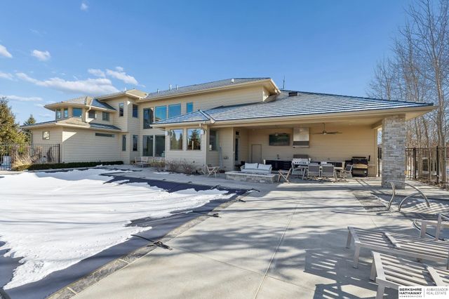 19510 Camden Avenue, Elkhorn, NE 68022