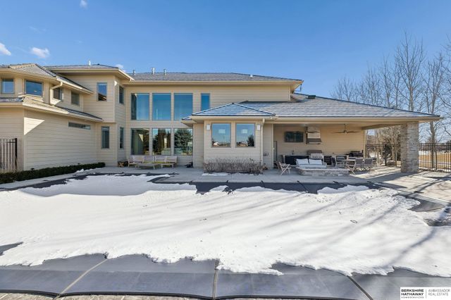 19510 Camden Avenue, Elkhorn, NE 68022