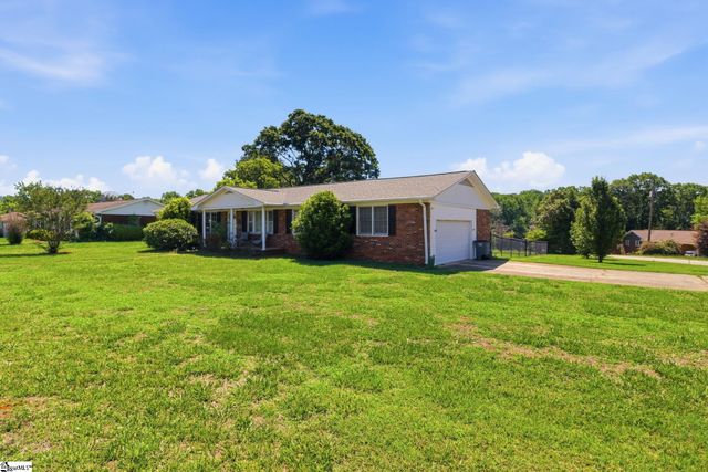 2 Elkhorn Drive, Greenville, SC 29617