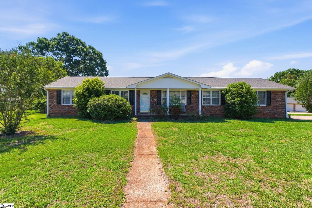 2 Elkhorn Drive, Greenville, SC 29617