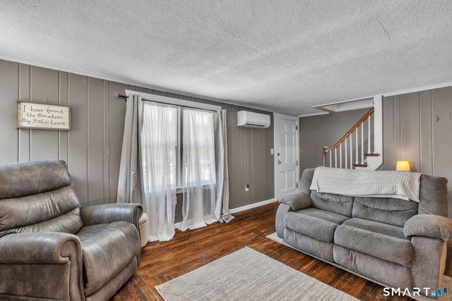17 Buckingham Road, Mansfield, CT 06250