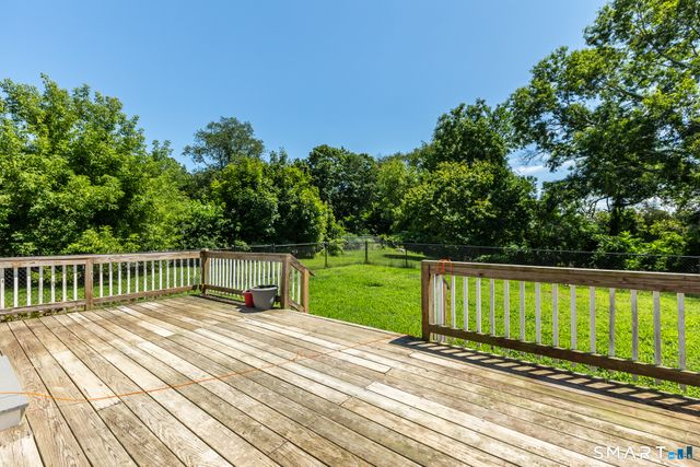 17 Buckingham Road, Mansfield, CT 06250