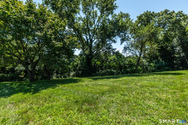 17 Buckingham Road, Mansfield, CT 06250