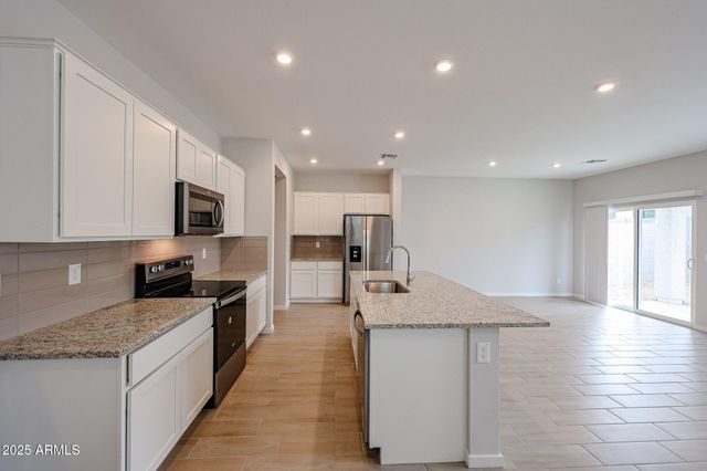 17361 W JESSIE Lane, Surprise, AZ 85387