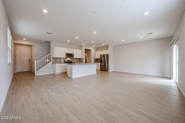 17361 W JESSIE Lane, Surprise, AZ 85387