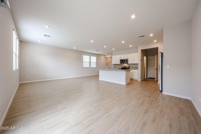 17361 W JESSIE Lane, Surprise, AZ 85387