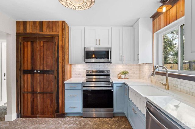 2709 Sunrunner Ln, Gulf Breeze, FL 32563