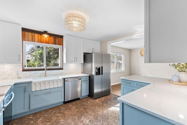 2709 Sunrunner Ln, Gulf Breeze, FL 32563