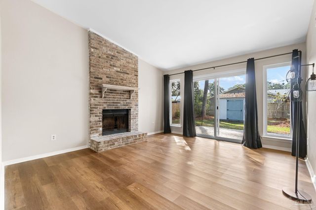 2709 Sunrunner Ln, Gulf Breeze, FL 32563