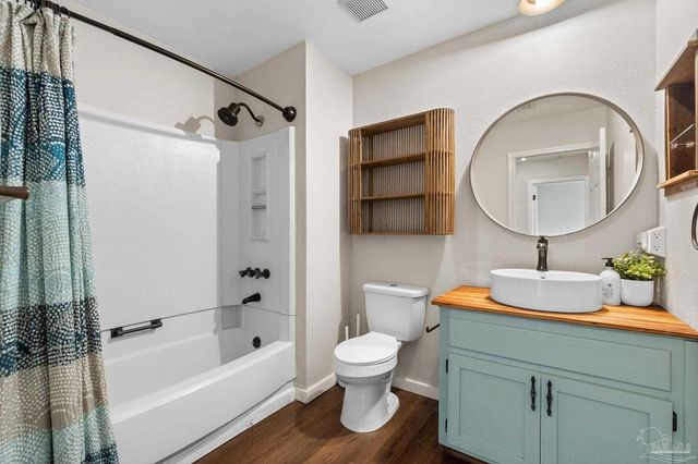 2709 Sunrunner Ln, Gulf Breeze, FL 32563