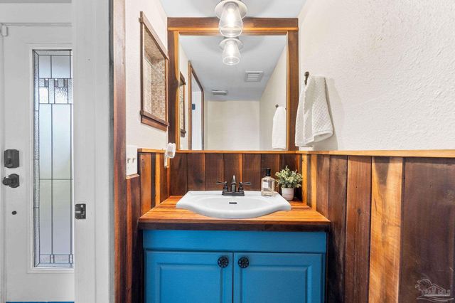 2709 Sunrunner Ln, Gulf Breeze, FL 32563