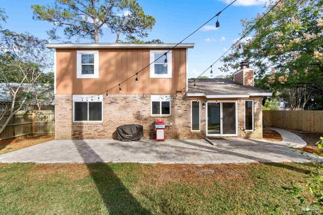 2709 Sunrunner Ln, Gulf Breeze, FL 32563