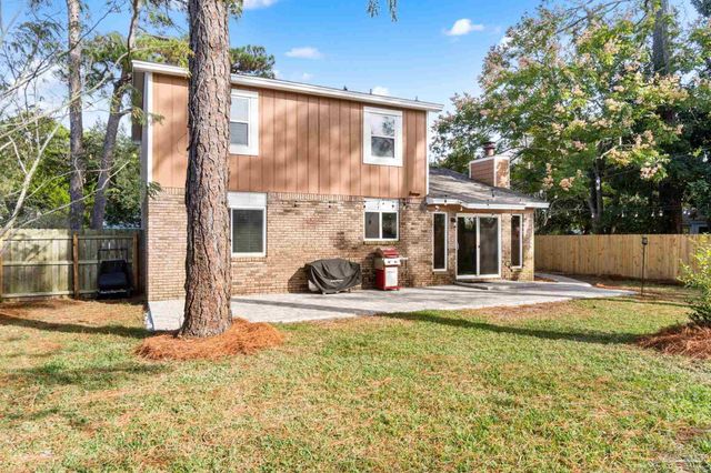 2709 Sunrunner Ln, Gulf Breeze, FL 32563