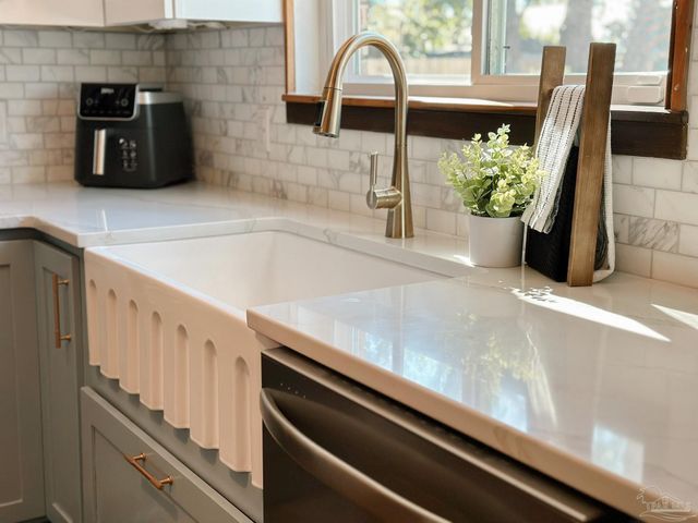 2709 Sunrunner Ln, Gulf Breeze, FL 32563